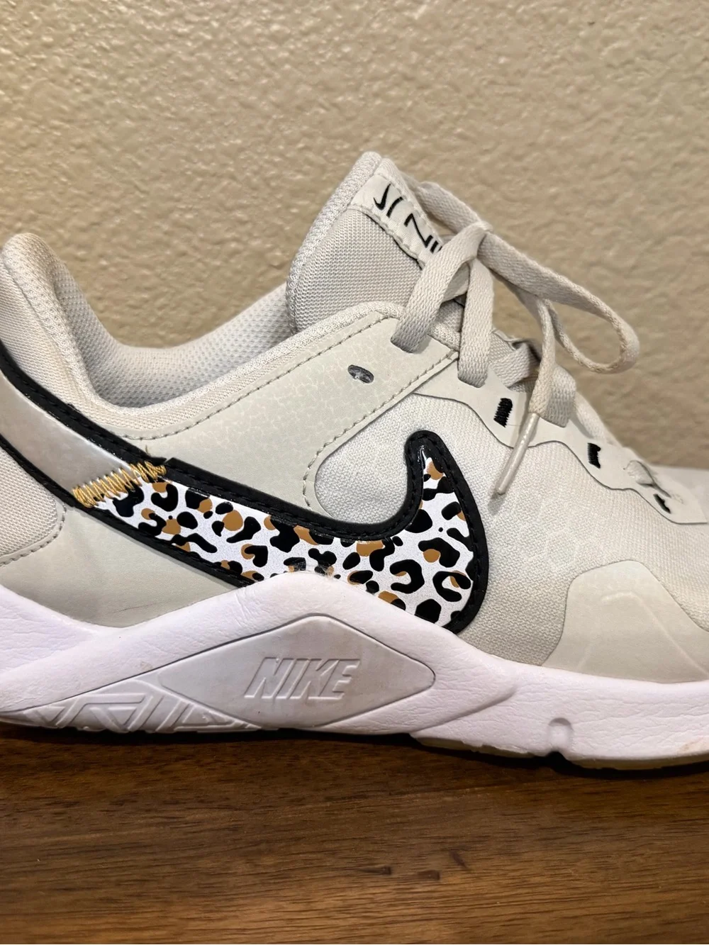 Nike Legend Essential 2 Premium Leopard Training Shoes Women’s Size 8 🐆